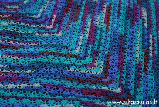 Nerta skara, Siūlai Hjertegarn Strompegarn Magic, 7750 spalva